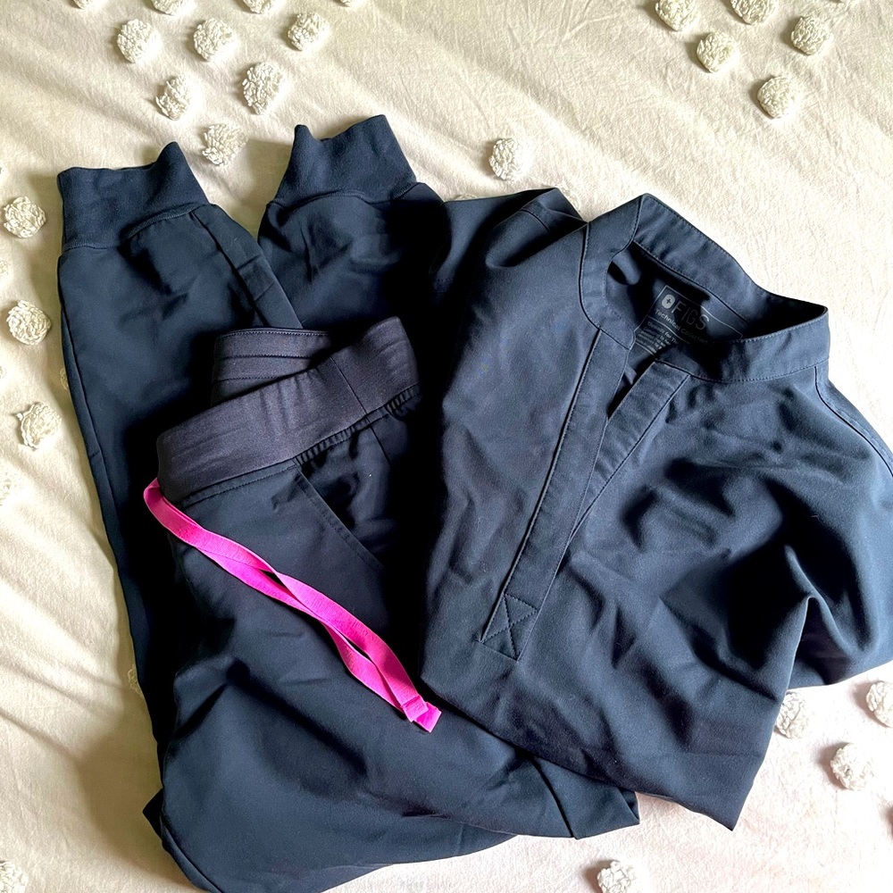 FIGS SCRUB SET
